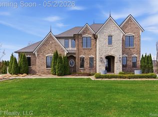 1106 Sheffield Park Ln, Oakland, MI 48363