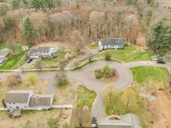 30 Cara Ln, Westfield, MA 01085