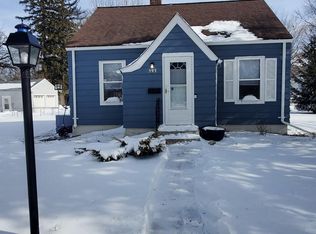 593 Grove St SW, Hutchinson, MN 55350