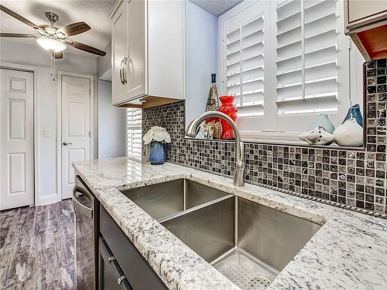 3840 Forsythia Way — Photo 14