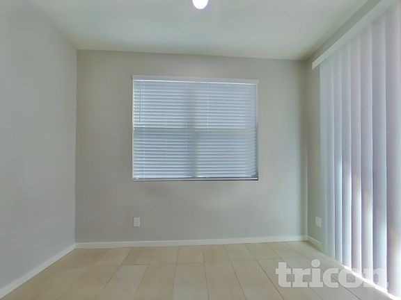 3rd image of 605 W Cholena Trl