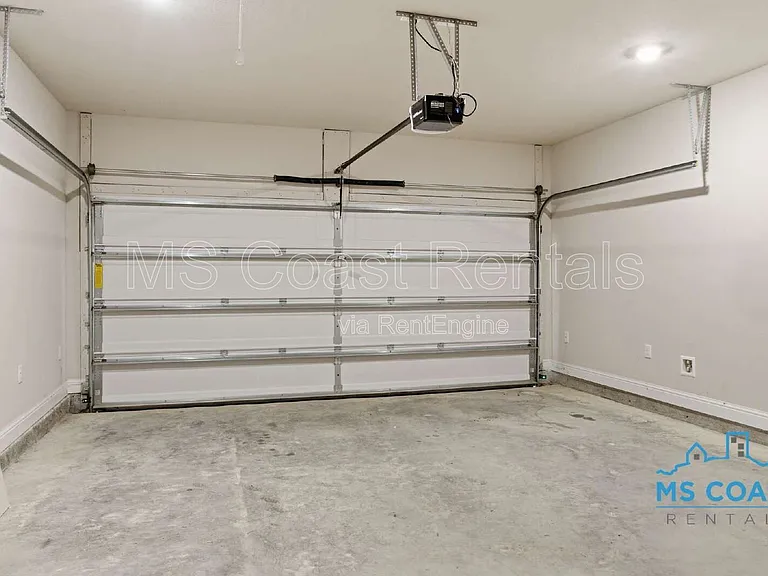 5723 Overland Dr — Photo 23