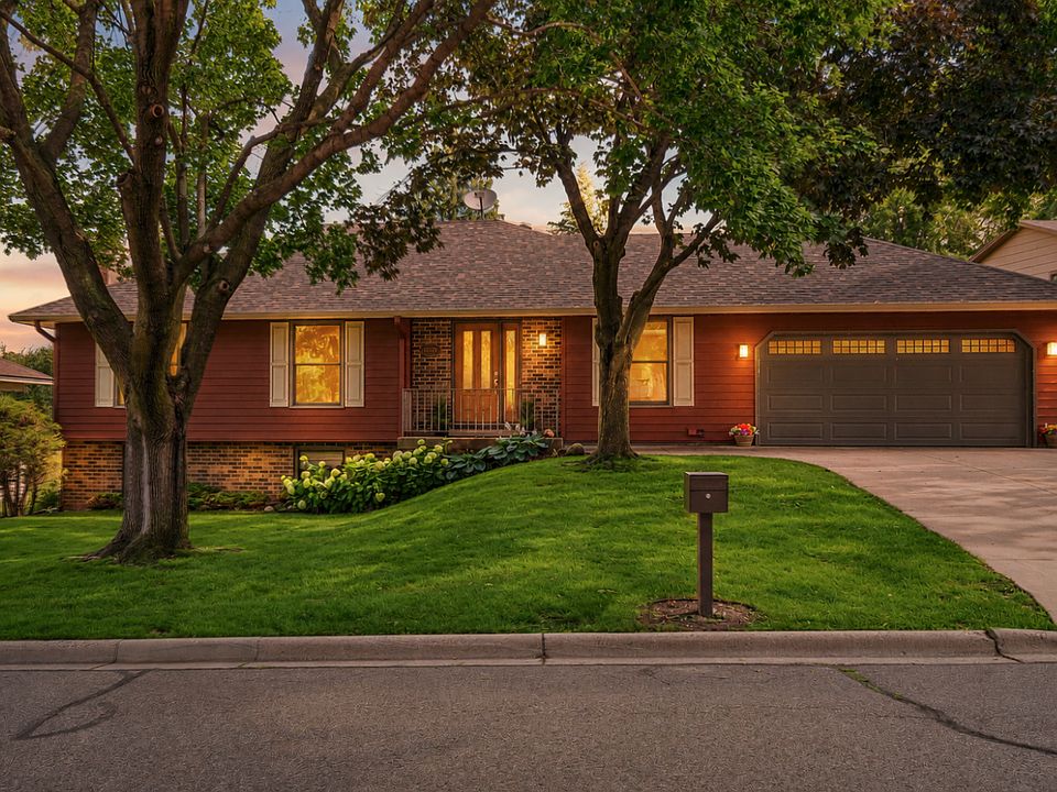 1st image of 108 Knoll Cir E