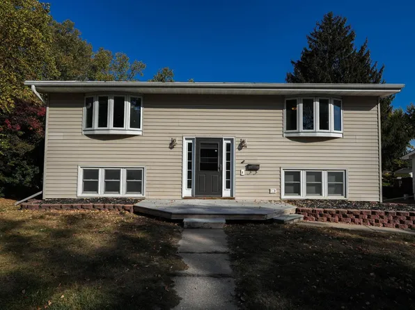 1916 4th Ave NW, Waverly, IA 50677