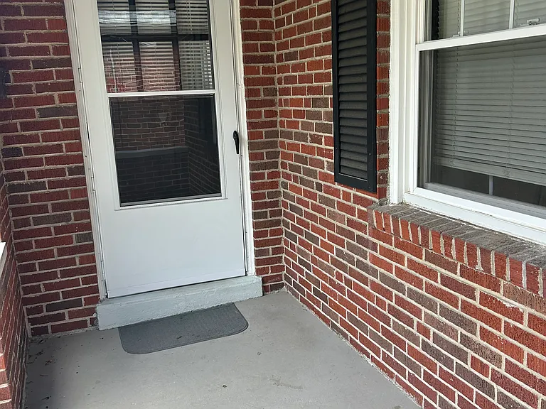 6920 Grace Ave — Photo 2