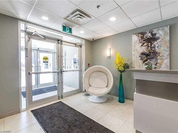 4th image of 321 Spruce St #102
