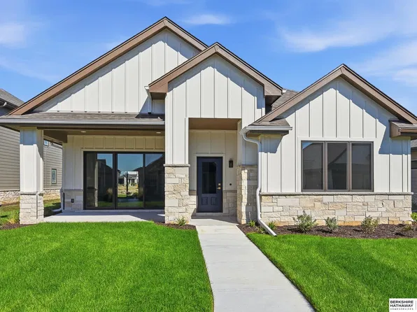 17507 Marinda Plz, Omaha, NE 68130