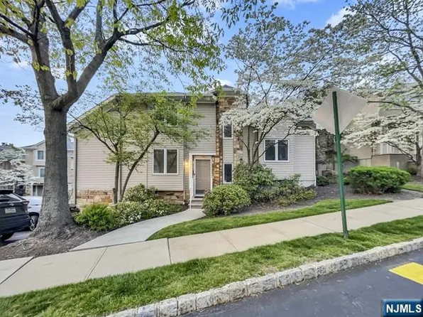 151 Clarken Dr, West Orange, NJ 07052