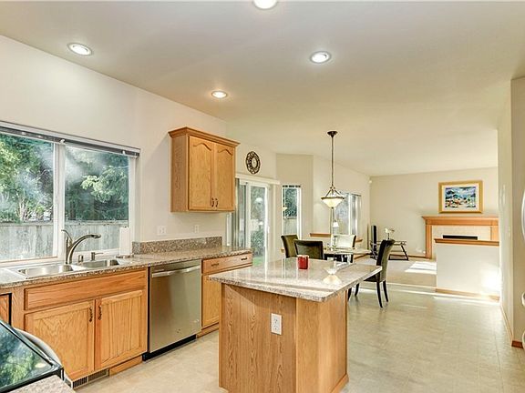 4th image of 2923 Haig Dr SE