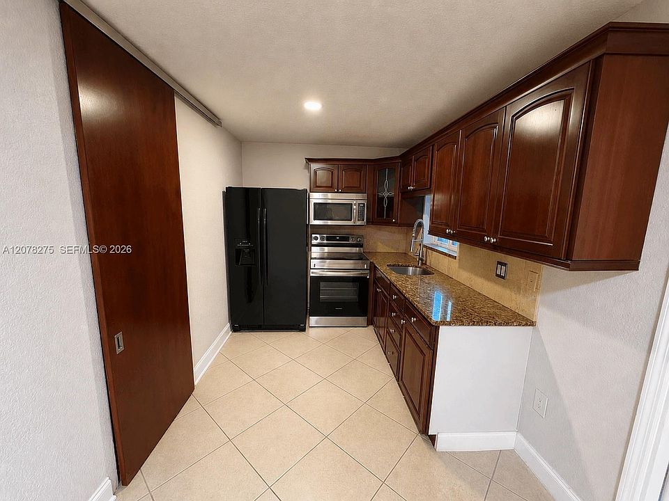 1st image of 2000 Buchanan St APT 4