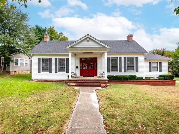 204 Cane Hill St, Van Buren, AR 72956