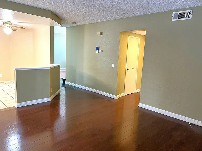 1349 Crestmont Dr — Photo 11