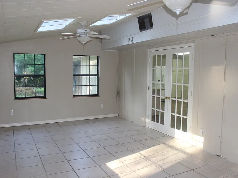 1309 Bonnie Dr — Photo 4