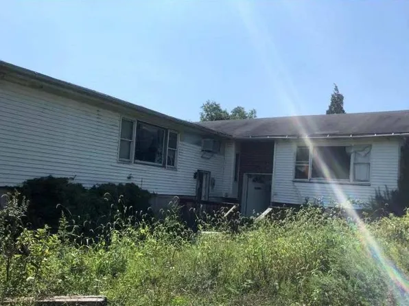 186 Monroe Dr, Saylorsburg, PA 18353