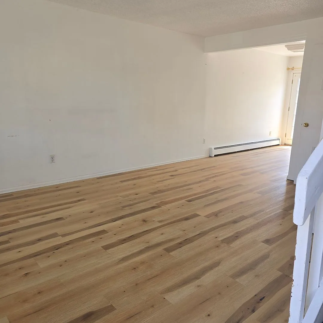 3247 1/2 Main St. — Photo 2