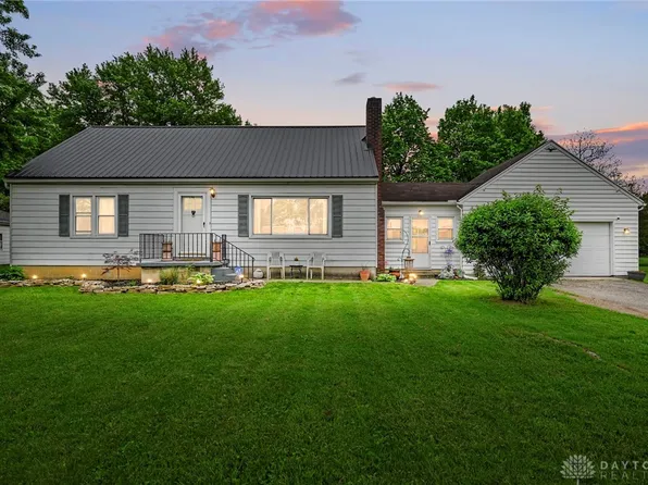 2138 Troy Rd, Springfield, OH 45504