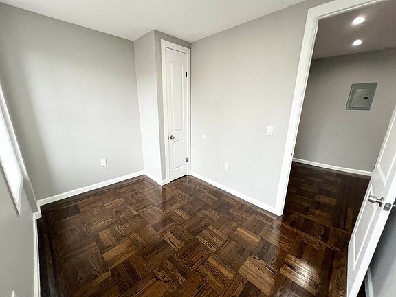 3rd image of 3520 Dekalb Ave APT 4E