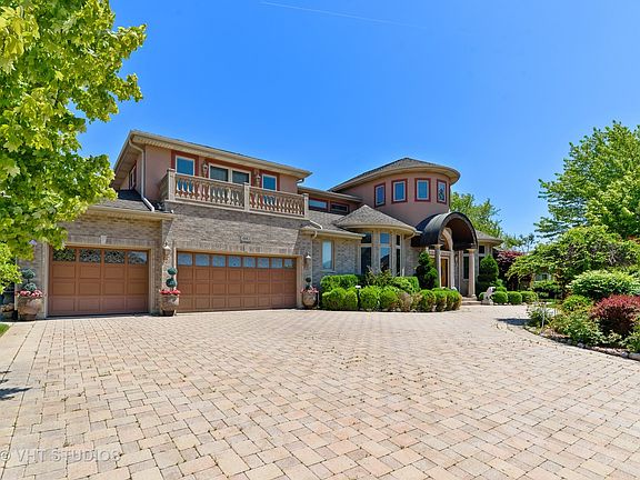 2nd image of 4883 N Redwood Dr