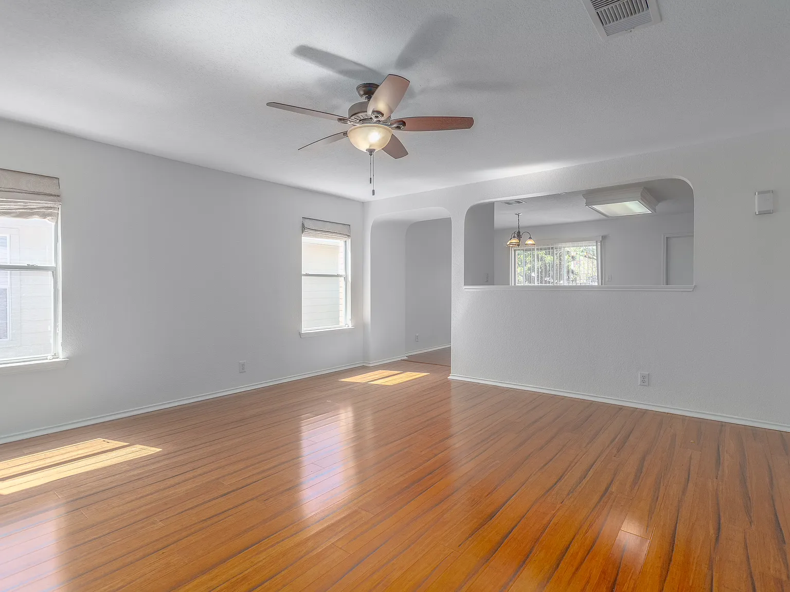 3 bed, 1444 sqft, $1,595 — Photo 2