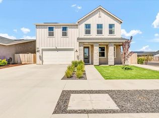 242 NE Newton Dr, Visalia, CA 93291