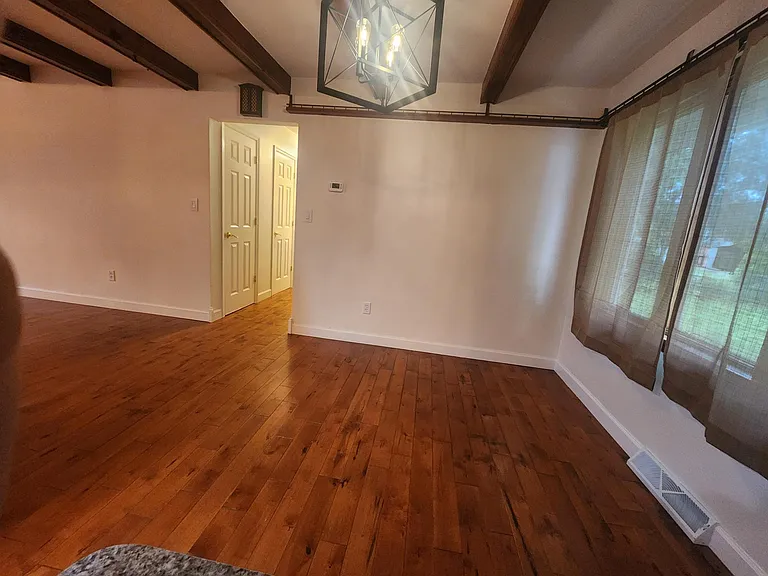 Willow Rd — Photo 15