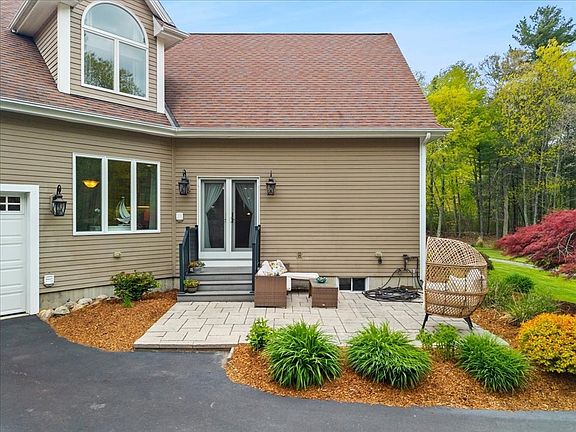3rd image of 4 Alberta Ln