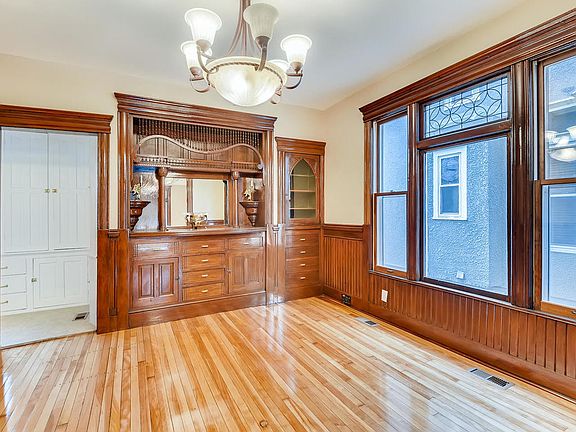 5th image of 3033 5th Ave S