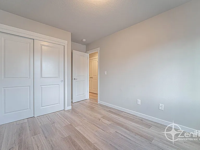 4924 NE 2nd Ct — Photo 18