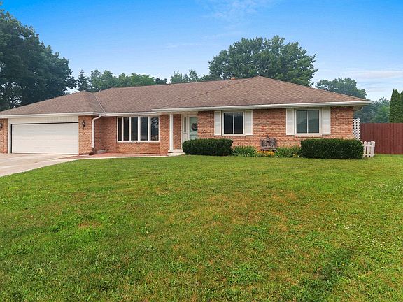 2nd image of 2615 Edgewood Ln
