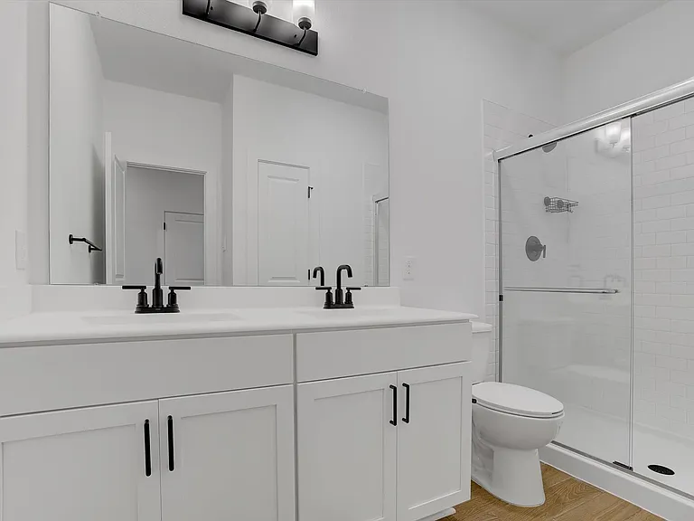 8438 Bay Ridge Cir — Photo 15
