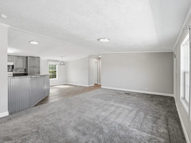 11049 Franklin St — Photo 5