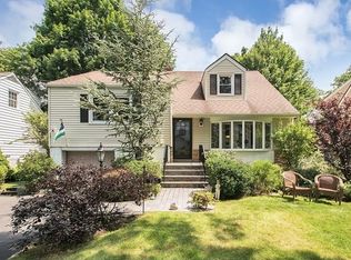 137 Hilburn Rd, Scarsdale, NY 10583