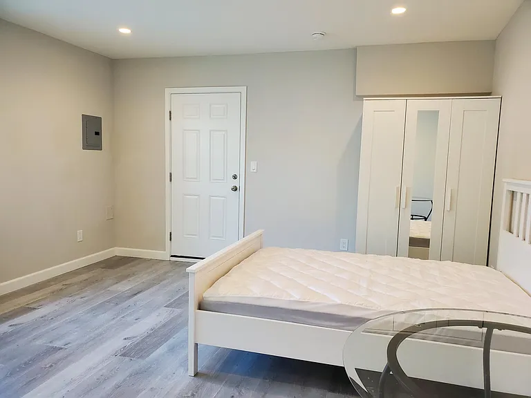 9712 Cresta Dr #B — Photo 2
