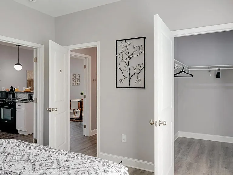 210 Evans St — Photo 37