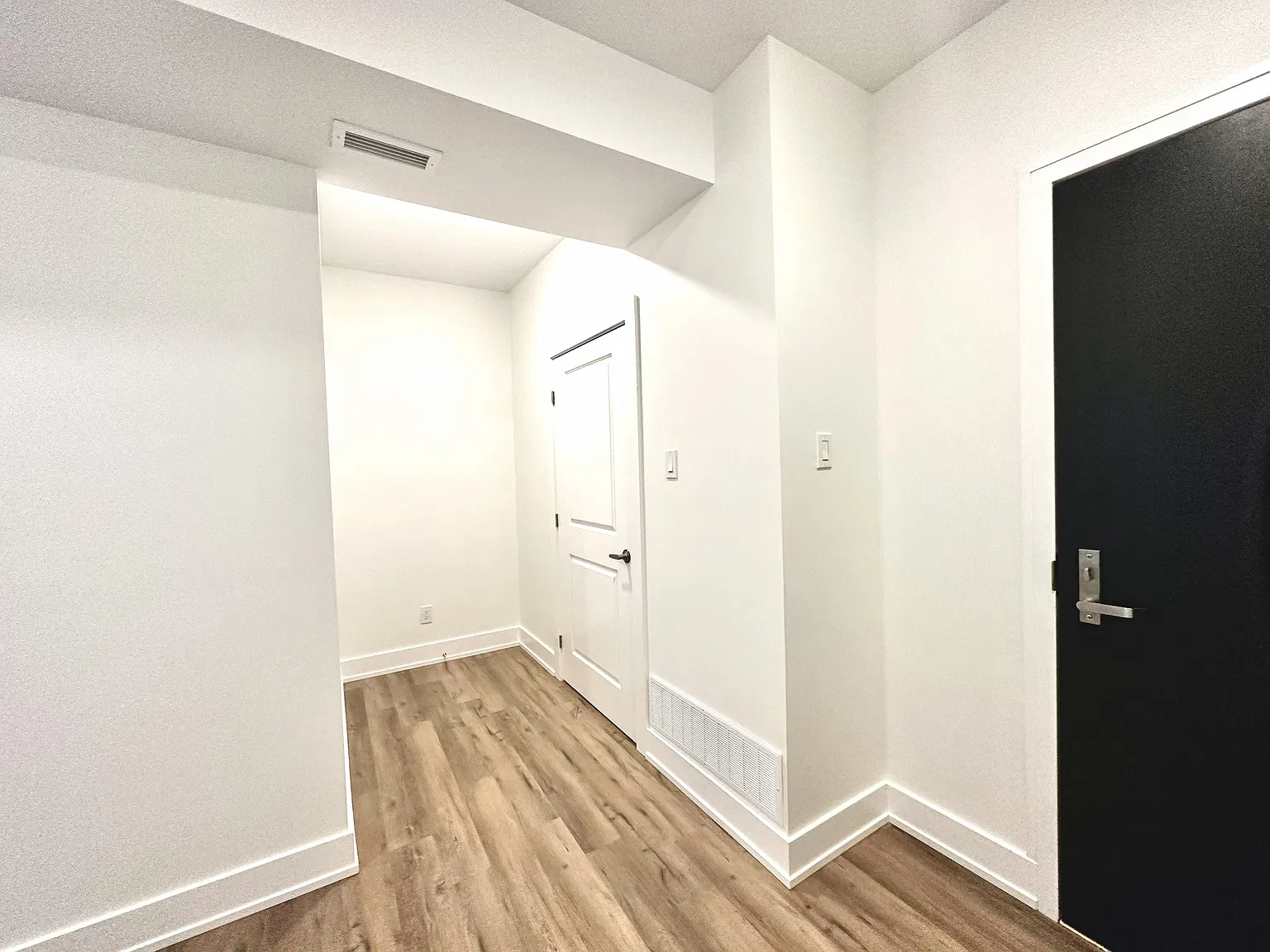 2 bed, 1199 sqft, $2,575 — Photo 4