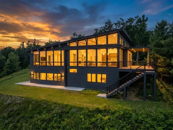 4564 Oak Blf, Walloon Lake, MI 49796