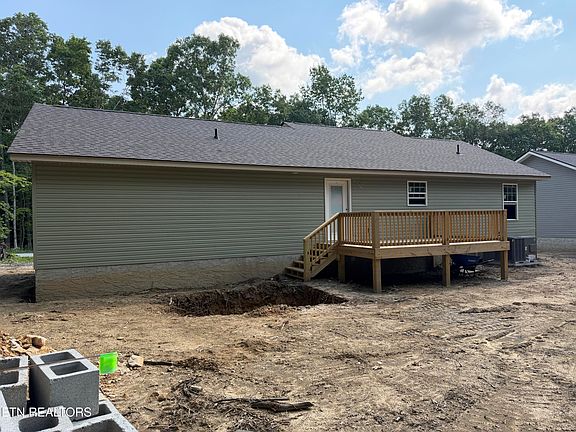 4th image of 920 Kemah Ln