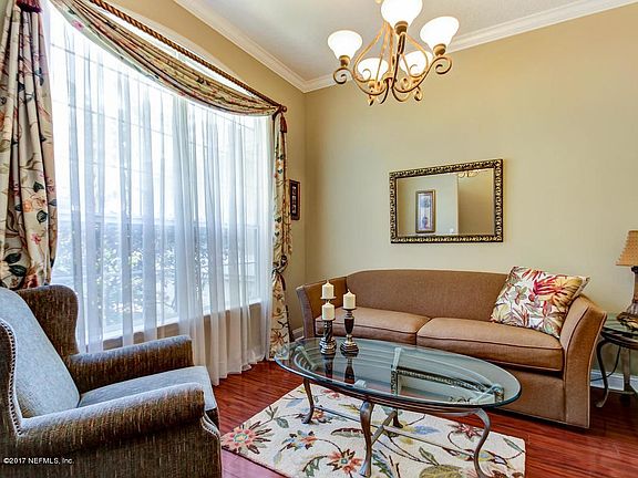 5054 Eagle Point Dr-MLS_Size-007-12-Livi