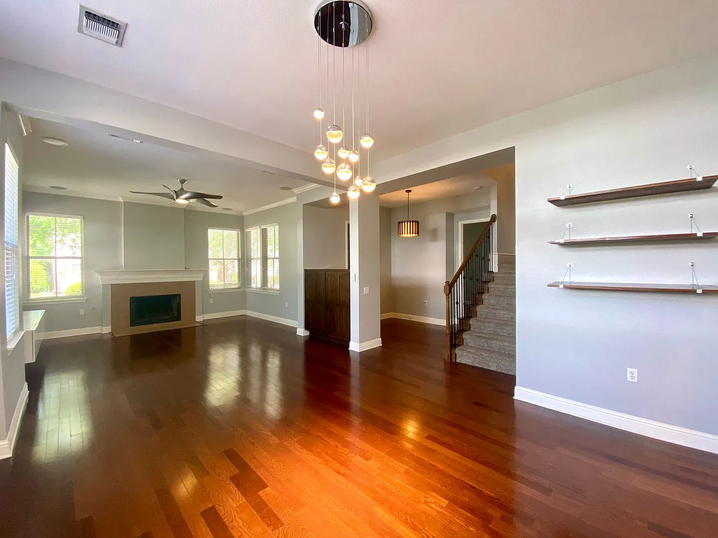 Large Home in Mueller! Available for October! — Photo 3