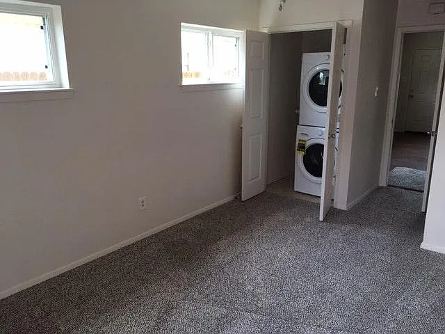 1 bed, 700 sqft, $1,300 — Photo 3