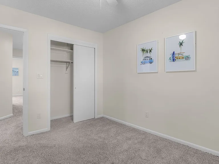 5036 Glenwood Way — Photo 33