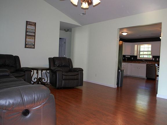3rd image of 317 Turnpike Ave