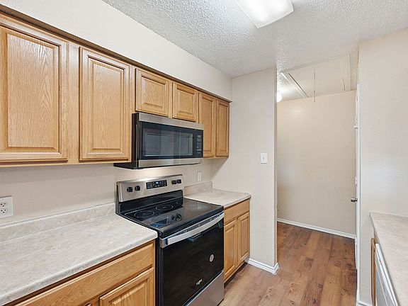 4th image of 3416 Colonial Dr