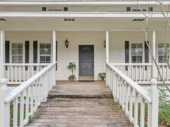 3rd image of 5933 Fm 1374 Rd