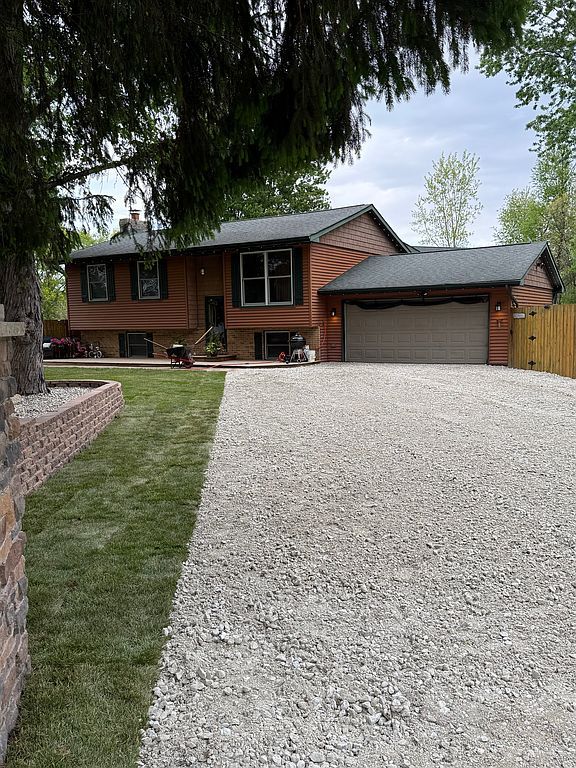 9857 Silver Ct - Property Image