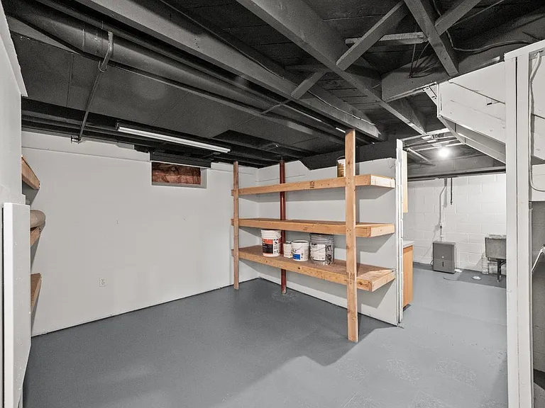 650 W Lincoln St — Photo 36