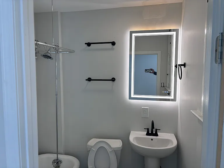 2747 Washington Ave #2 — Photo 5