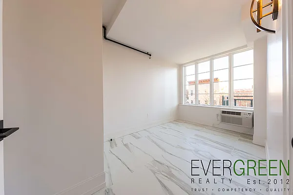 Rented by Evergreen Apartments BK | media 16