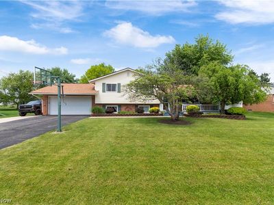 2355 Yorktown St NW, Uniontown, OH, 44685