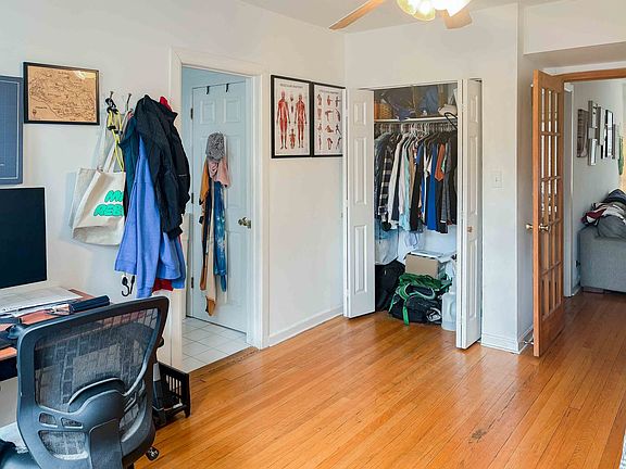 3rd image of 4921 1/2 N Hermitage Ave #2
